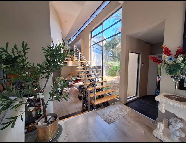 5 BEDROOM HOUSE TO LET IN UMHLANGA CENTRAL